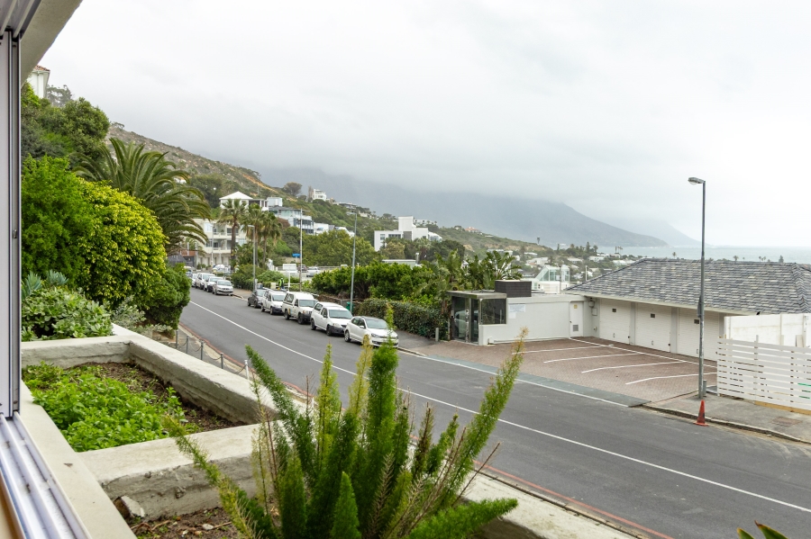 To Let 2 Bedroom Property for Rent in Clifton Western Cape